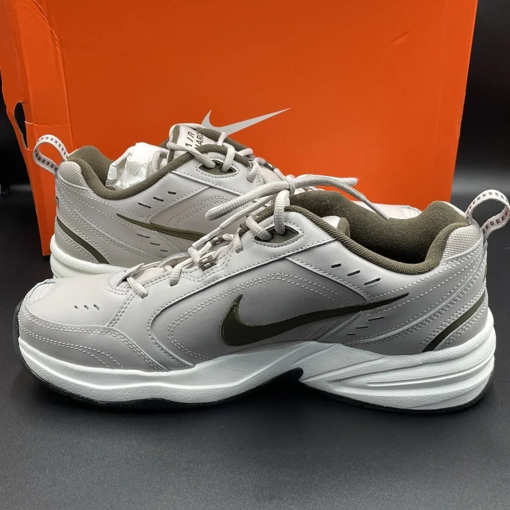 Nike air monarch